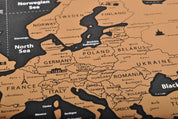 Karta med Skrapa med Accessoarer / Scratch Map / Världskarta - 82 x 59 cm