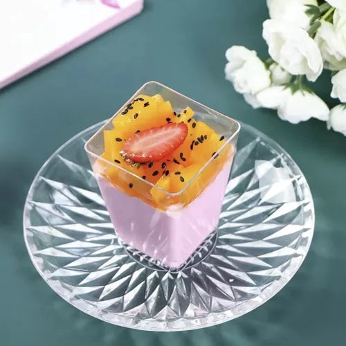 Fyrkantiga plastbägare för mousse och dessert – 160 ml