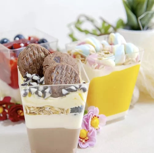 Fyrkantiga plastbägare för mousse och dessert – 160 ml